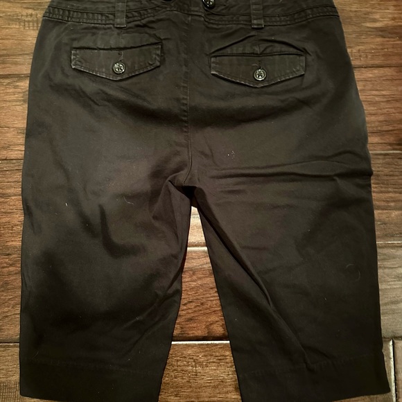 Women’s a.n.a. Petite Bermuda Shorts - Picture 5 of 5